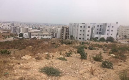 Terrain Stratégique à vendre à Cité Ennasr 2