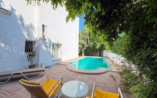 A louer villa moderne meublée avec piscine à El Menzah 1