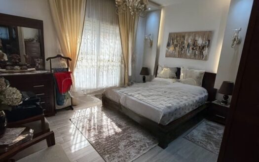 Villa à 3 étages indépendantes à vendre à cité nozha